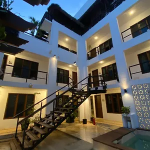 Aria Quinta Avenida & Rooftop Hotel